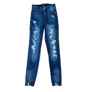 Aeropostale Women’s Blue Skinny High-Rise Distressed Jeans